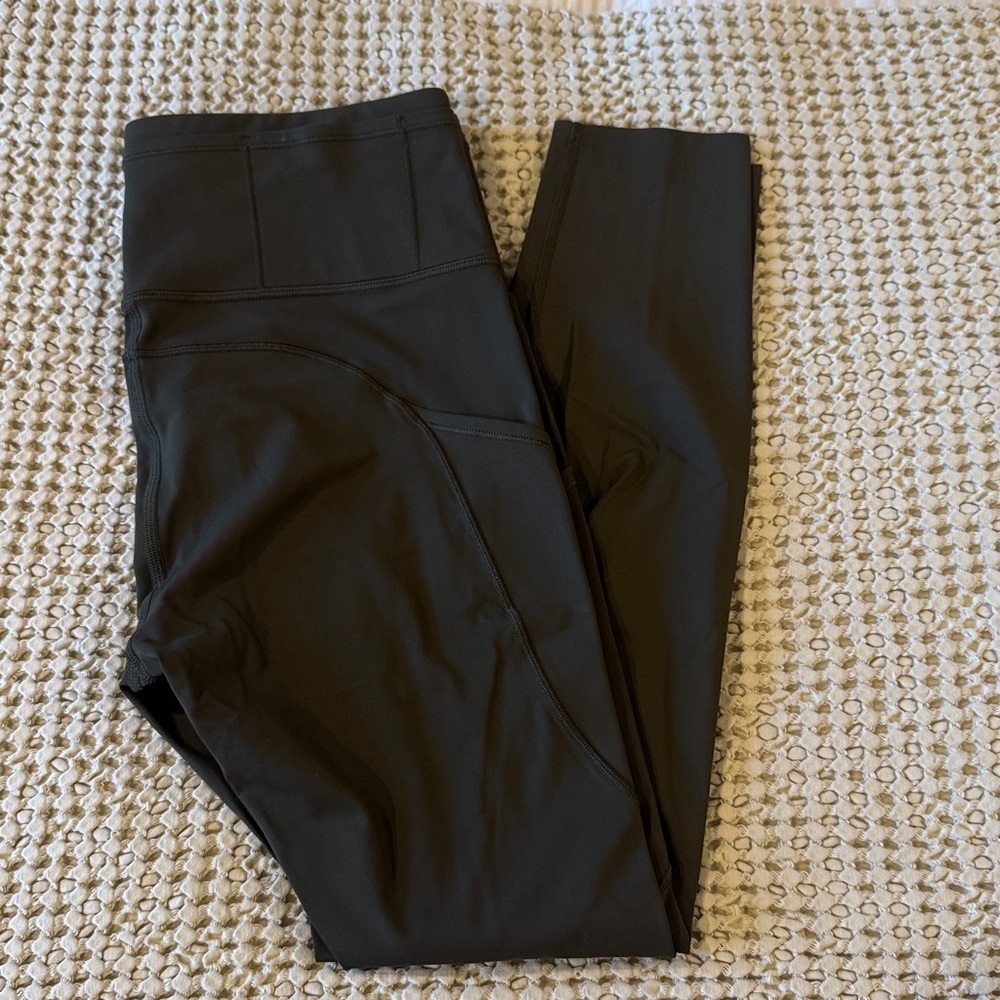 LULULEMON 7 Pocket Leggings in Olive Green sz 8 EUC - Picture 8 of 9